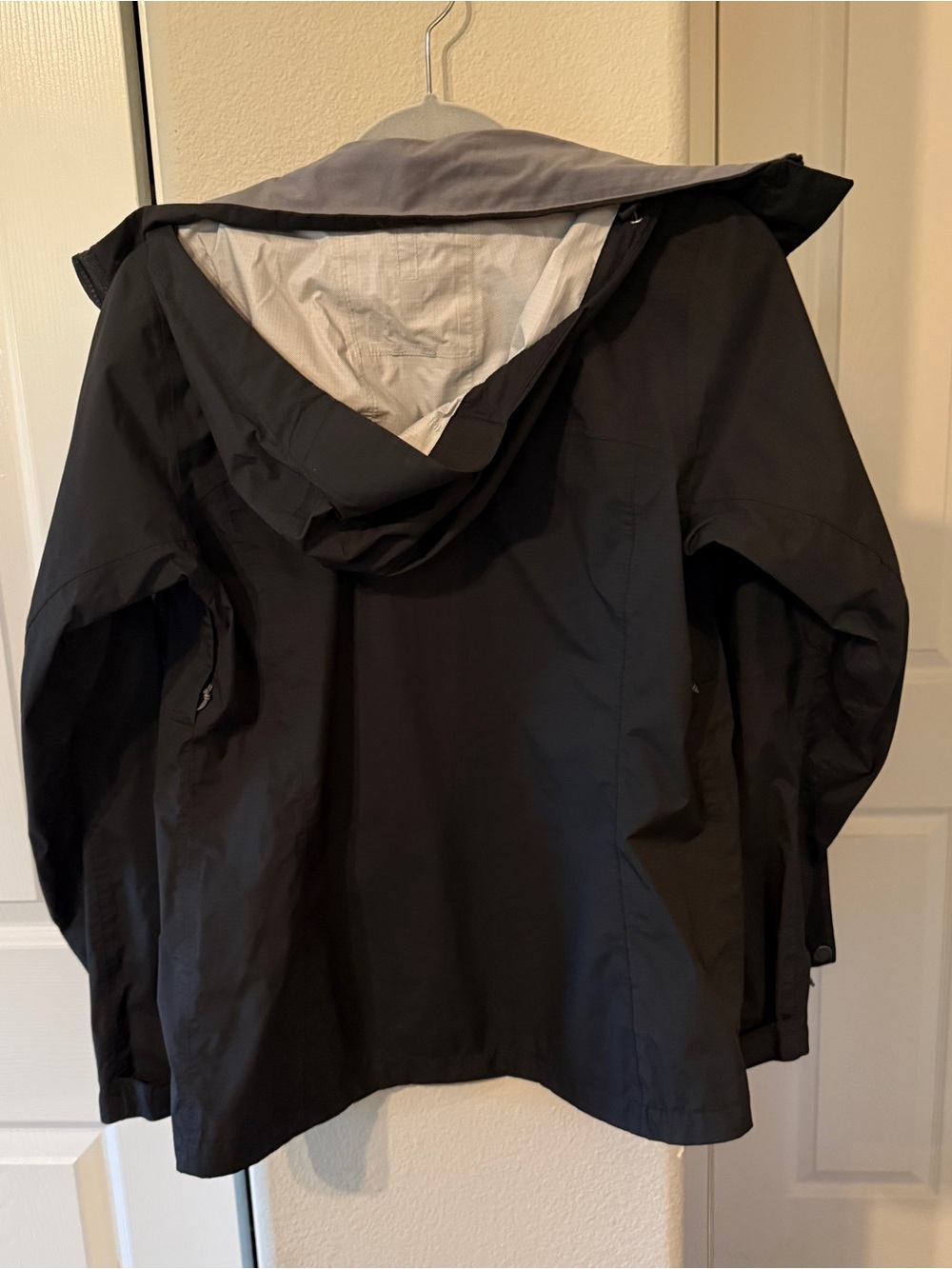 Women's REI Rainier Rainproof/Windproof lightweight Jacket - Black, SZ Sm - Picture 9 of 13